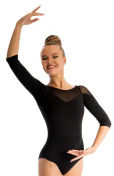 Mirella Splice, dres cu mâneci trei-sferturi