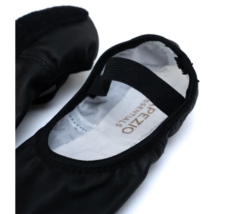 Capezio Luna, flexibili din piele pentru începători - Negru