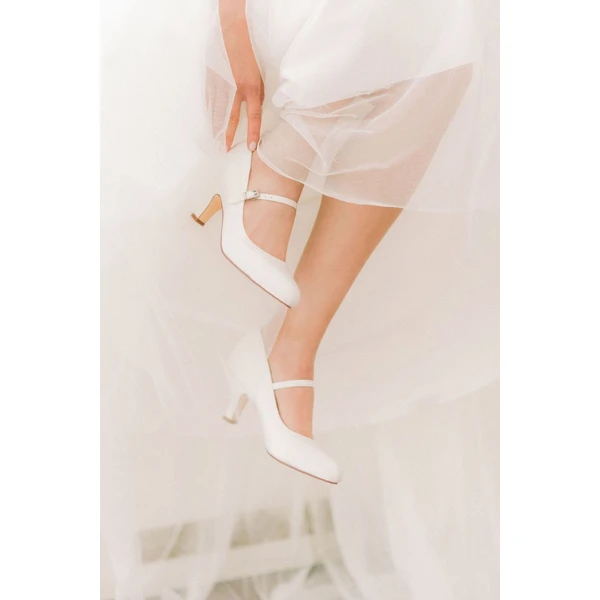 Sarah, pantofi de nuntă